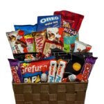 Cesta de Regalo de Snacks, Chocolates y Golosinas