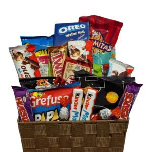 Cesta de Regalo de Snacks, Chocolates y Golosinas